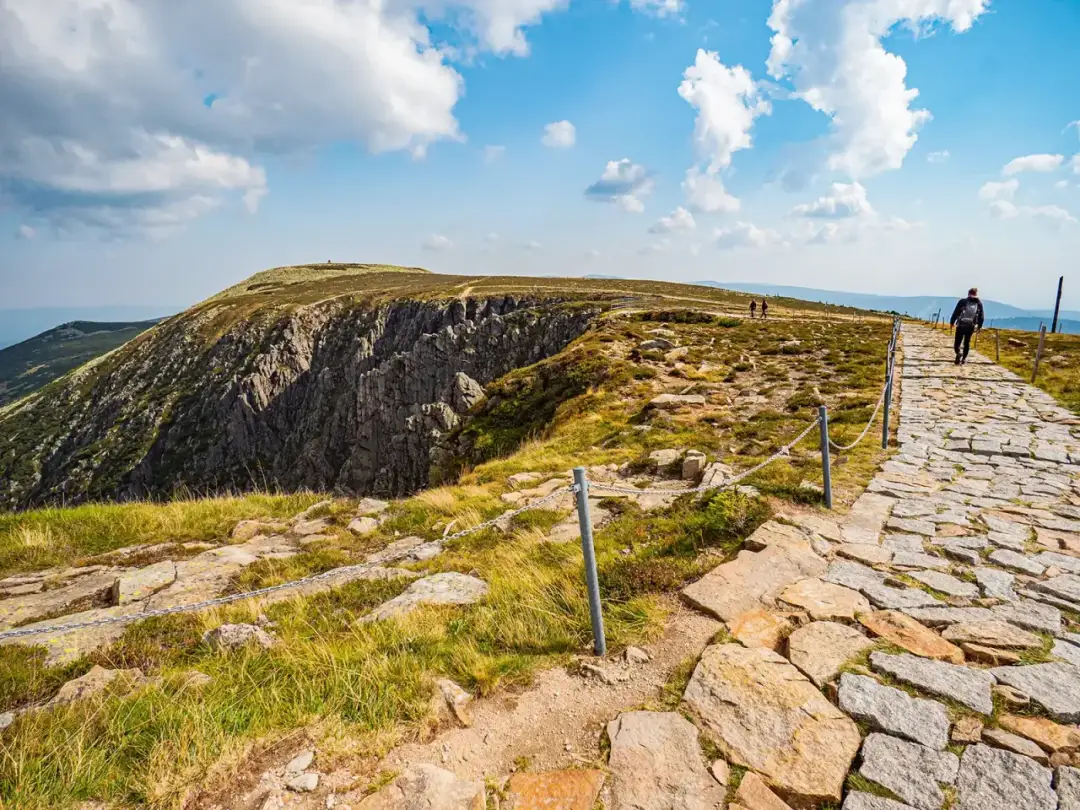 Szklarska Poręba – odkryj fascynujące góry Karkonoszy i Izerskie