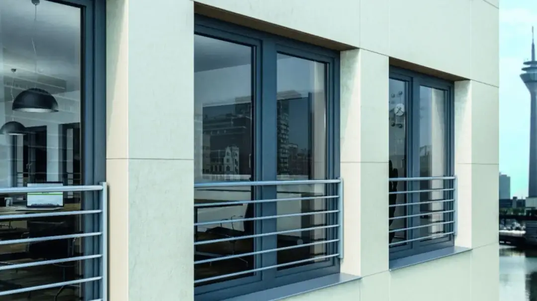 Jak wygląda balkon francuski? Cechy i inspiracje architektoniczne