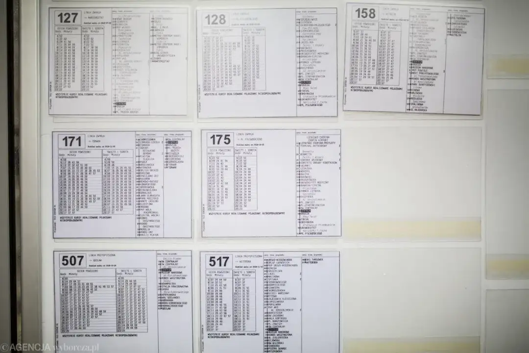 Warszawa: Rozkład jazdy autobusów. Sprawdź aktualne połączenia!