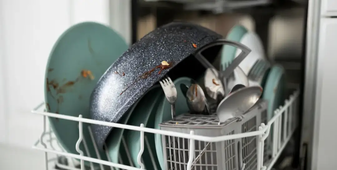 Jak wkładać garnki do zmywarki, aby uniknąć uszkodzeń i oszczędzić czas