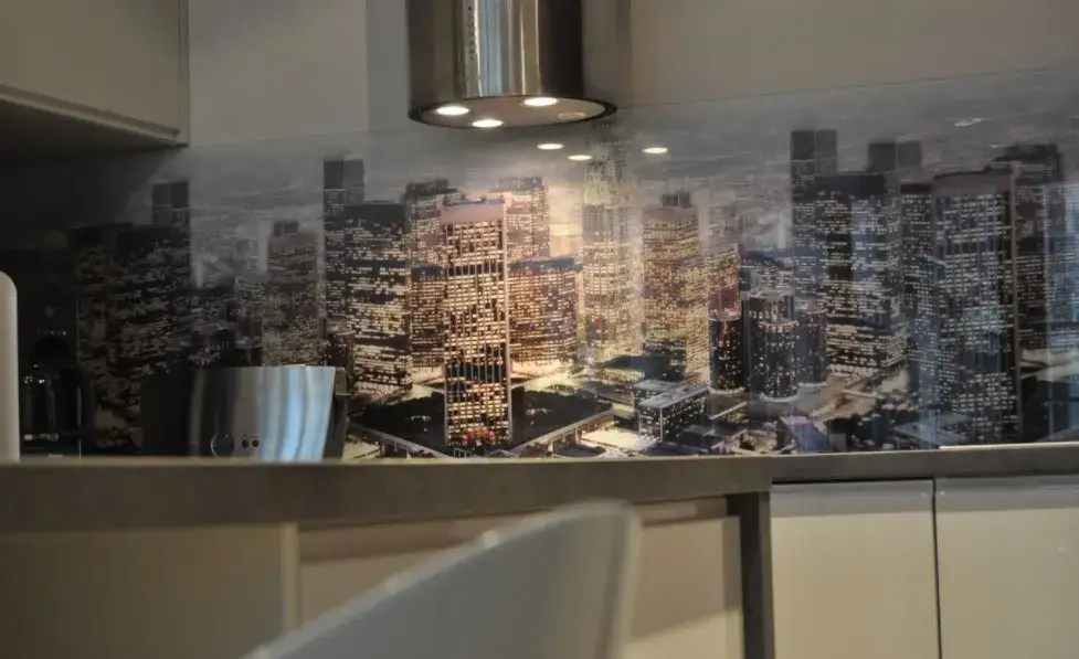 Szkło do kuchni hartowane czy nie? Poznaj kluczowe różnice i wybór.