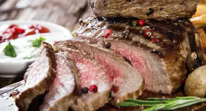 Sezonowanie wołowiny: jak poprawić smak i jakość mięsa w domu