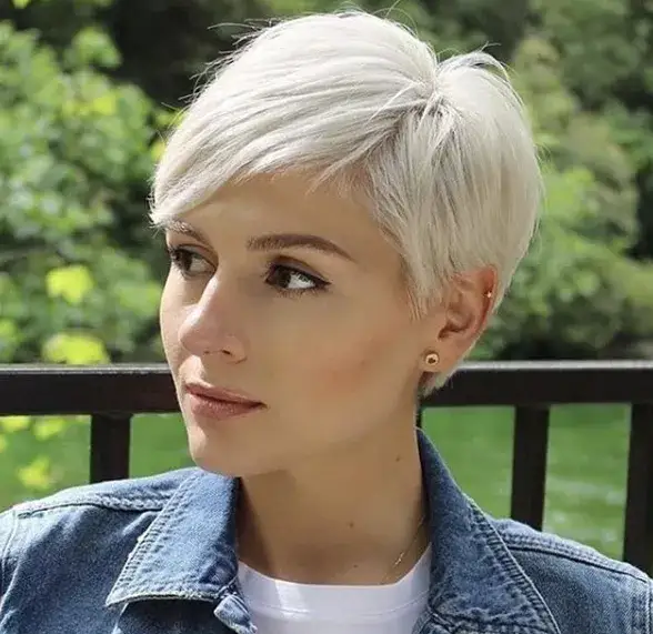 Fryzura pixie: 7 sprawdzonych sposobów na idealne układanie