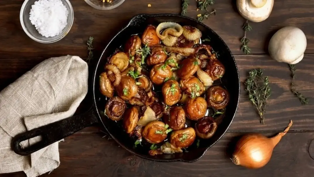 Jakie przyprawy do sosu grzybowego? Odkryj najlepsze połączenia smakowe