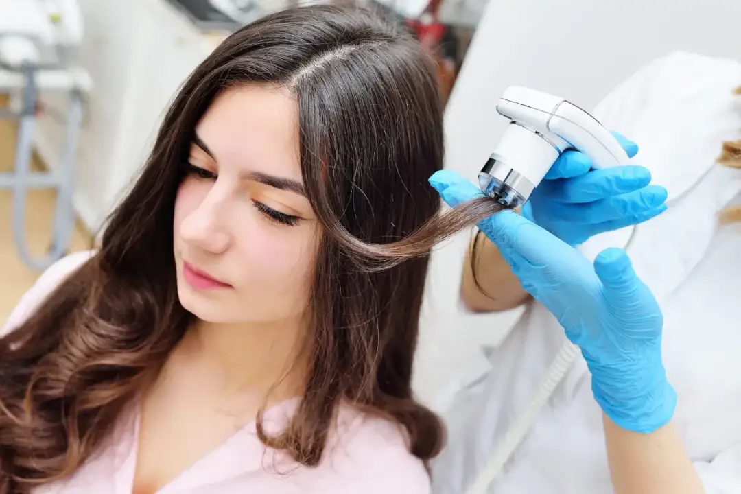 Jakie badanie na wypadanie włosów pomoże ustalić przyczynę problemu