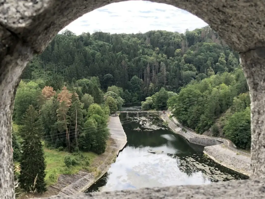 Elektrownia Wodna Bobrowice I w Jeleniej Górze: Perła Doliny Bobru?