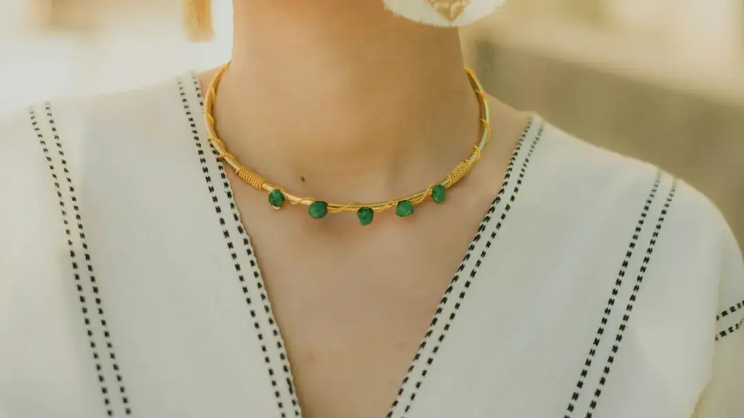 Jak zrobić naszyjnik z kamieniem – proste kroki, które musisz znać