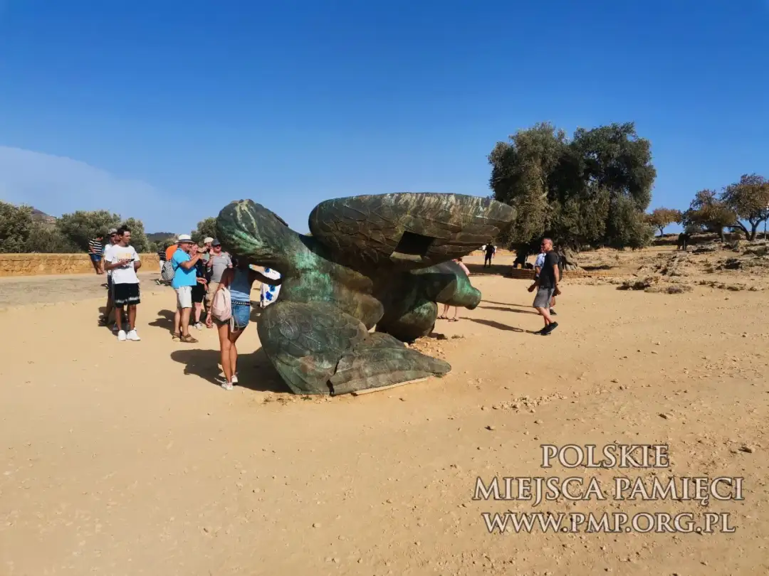 Ikar w Dolinie Świątyń: Mitoraj na Sycylii historia i znaczenie