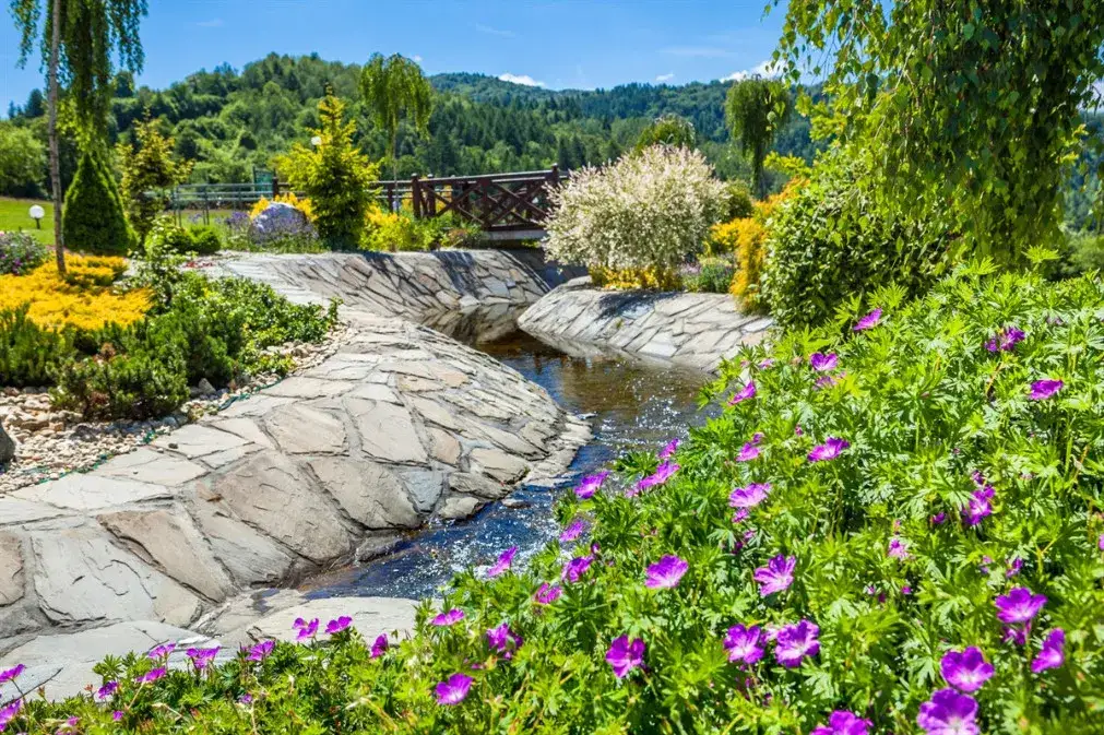 Ogrody sensoryczne w Muszynie - niezapomniana trasa dla zmysłów