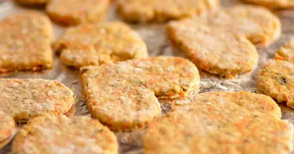 Jak zrobić ciastka dla koni, które zachwycą Twojego pupila