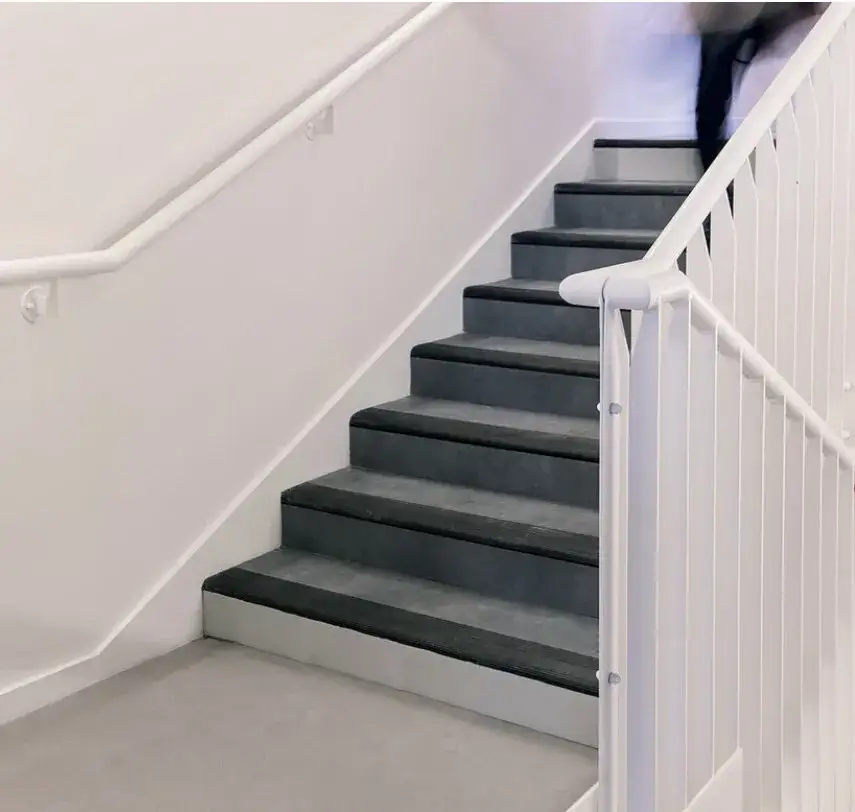 Jaka wykładzina na schody? 7 kluczowych aspektów wyboru