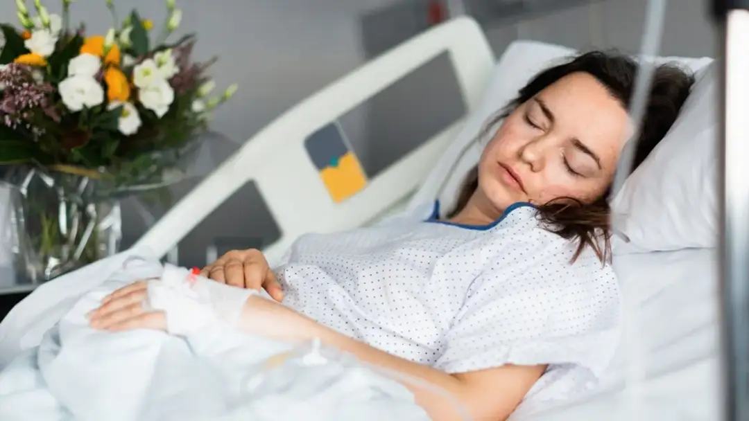 Czy pacjent w śpiączce farmakologicznej słyszy? Co warto wiedzieć