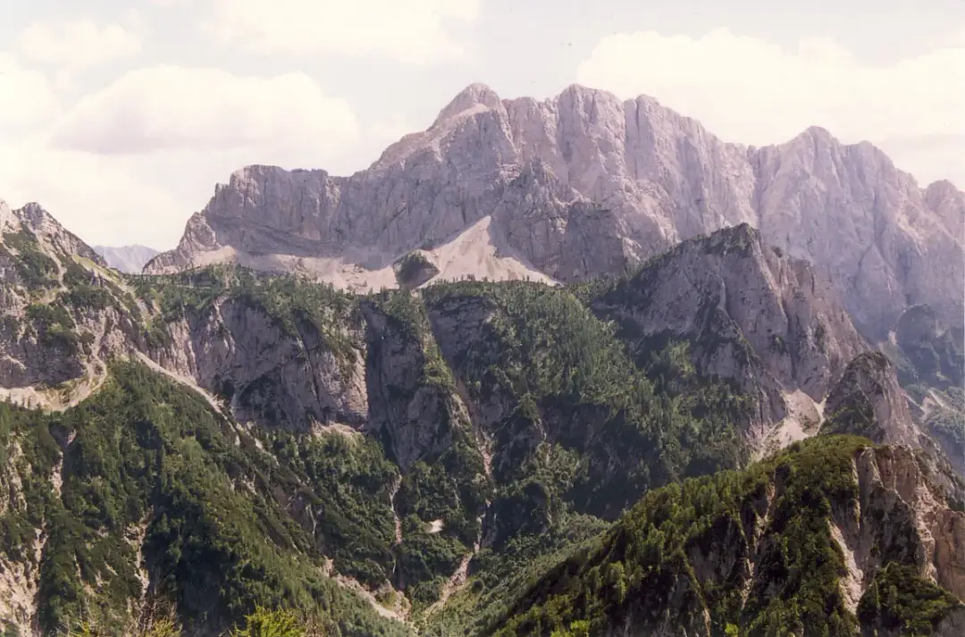 Planica jakie góry – odkryj tajemnice Alp Julijskich i ich szczyty