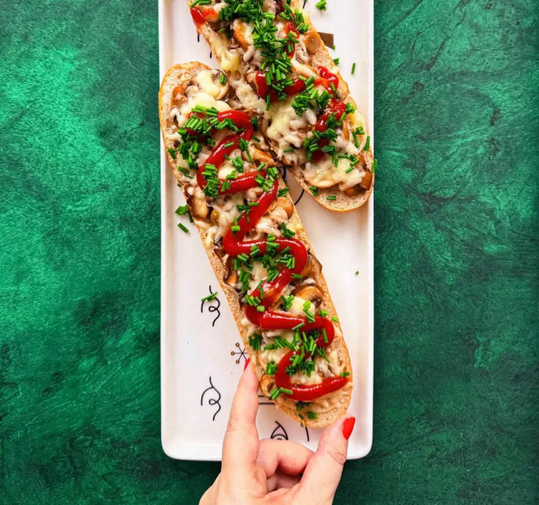 Polska zapiekanka: historia, przepisy i sekrety smaku, które zachwycają