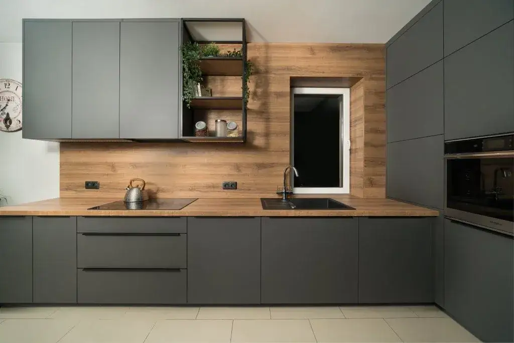 Co położyć na ścianę w kuchni? Odkryj najlepsze materiały i trendy