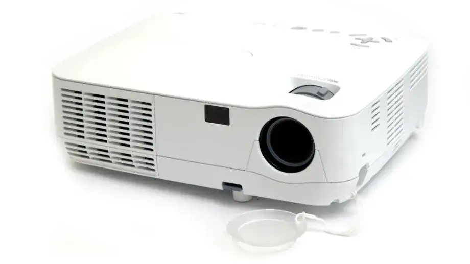 Jak wybrać projektor, aby uniknąć rozczarowania i kosztów?