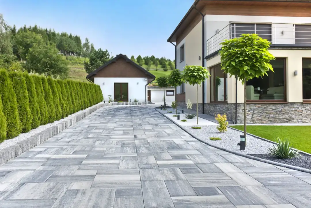 Wielkoformatowe płyty brukowe: nowoczesne rozwiązanie dla Twojego ogrodu