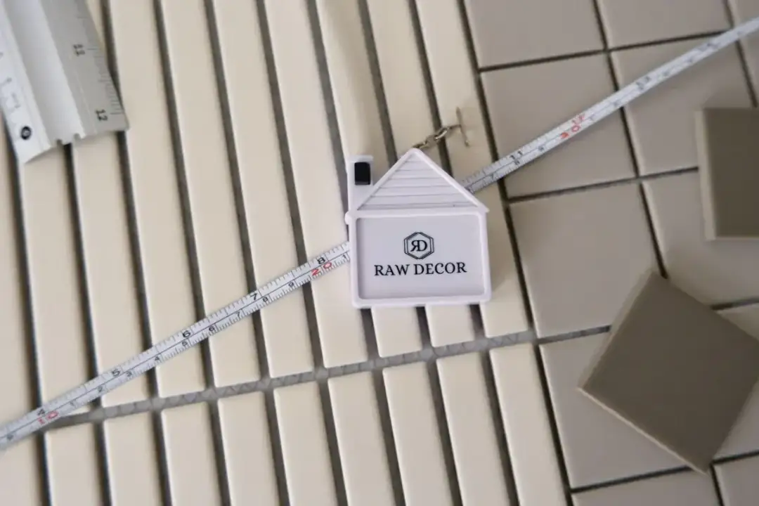 Jak rozmierzyć płytki na podłodze, aby uniknąć kosztownych błędów