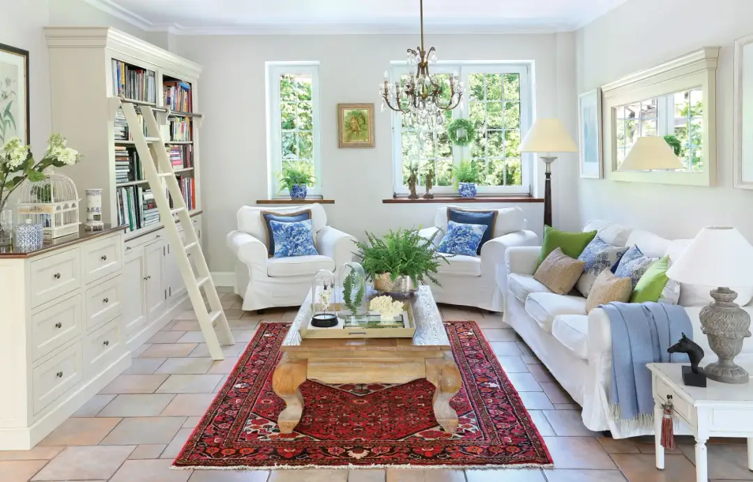 Jak urządzić salon w stylu rustykalnym: 10 inspirujących pomysłów