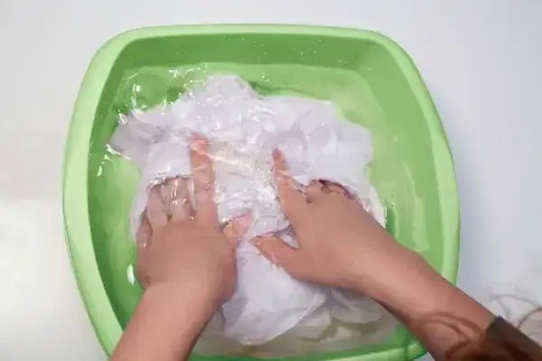 Jak używać wybielacza Wilton skutecznie i bezpiecznie dla tkanin