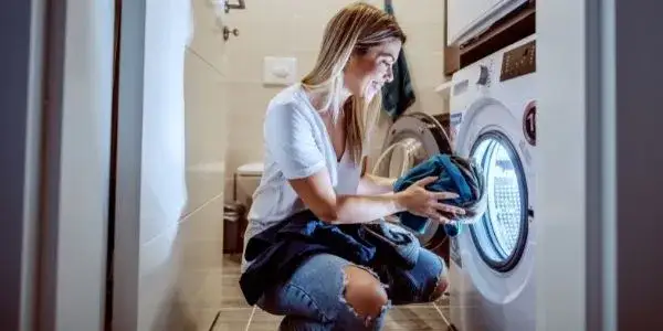 Jak suszyć w suszarce żeby nie prasować i cieszyć się gładkimi ubraniami