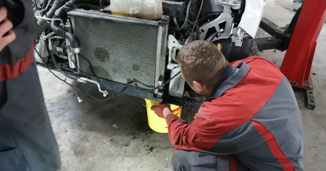 Płyn czy proszek do uszczelniania chłodnic – co wybrać, aby uniknąć problemów?