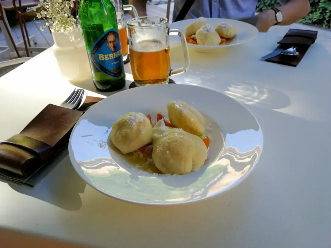 Ołomuniec gdzie zjeść - odkryj najlepsze miejsca na pyszny obiad