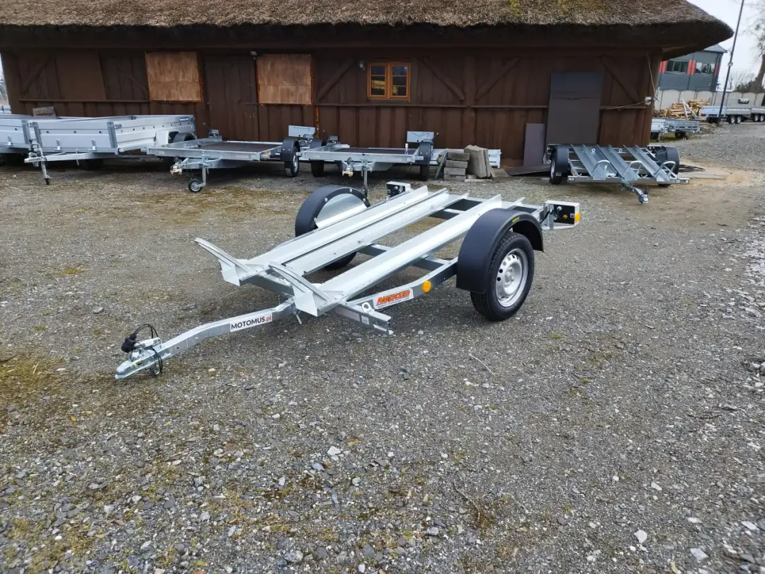 Jak przewieźć motocykl w busie bezpiecznie i bez stresu?