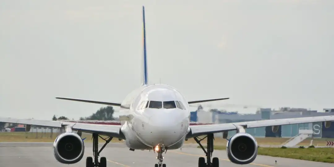 Jak uniknąć overbookingu i cieszyć się spokojnym lotem