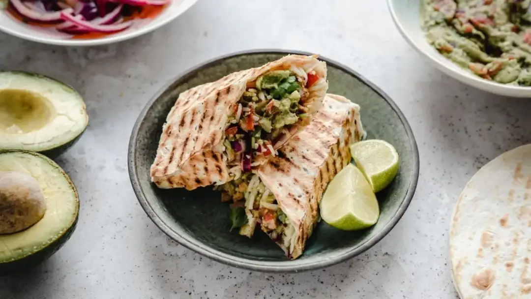 Pyszne burrito z szarpaną wieprzowiną – proste przepisy i porady