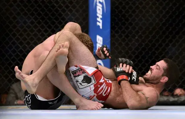 Rundy w MMA: 3 czy 5? Klucz do strategii i typowania walk