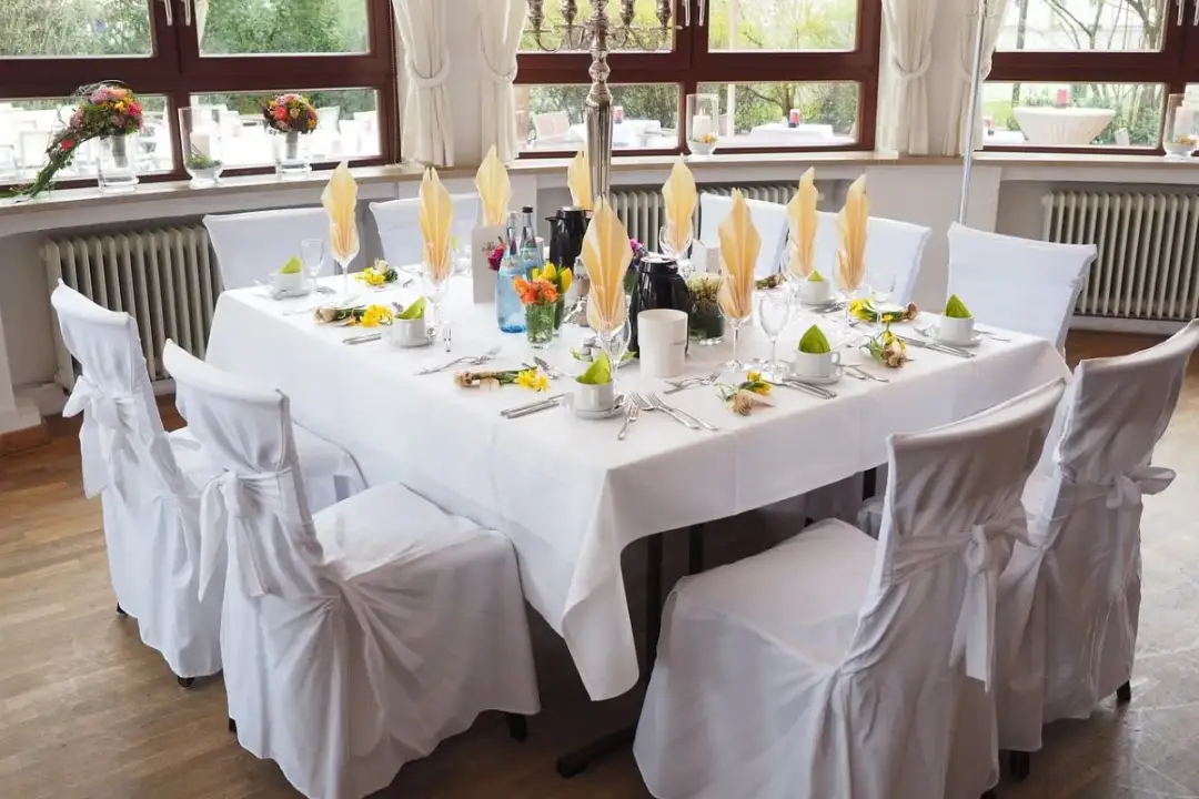 Talerzyk na weselu 2026: Koszty, co w cenie i jak oszczędzić?