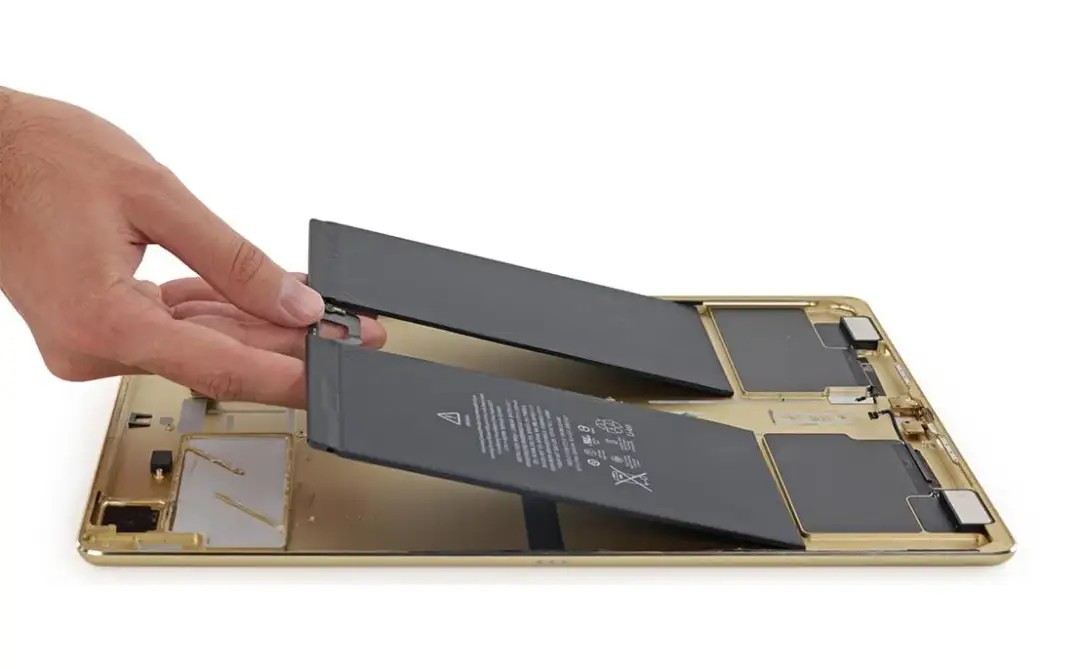 Wymiana baterii w iPadzie - poznaj koszty i najlepsze serwisy