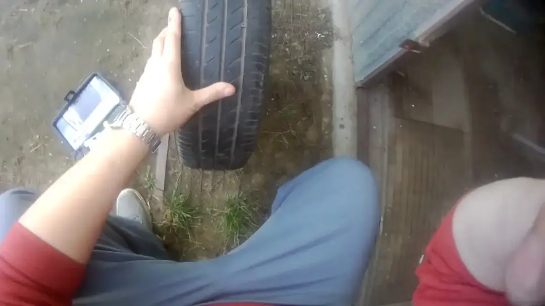 Jak naprawić oponę: skuteczne metody, które uratują Twój czas