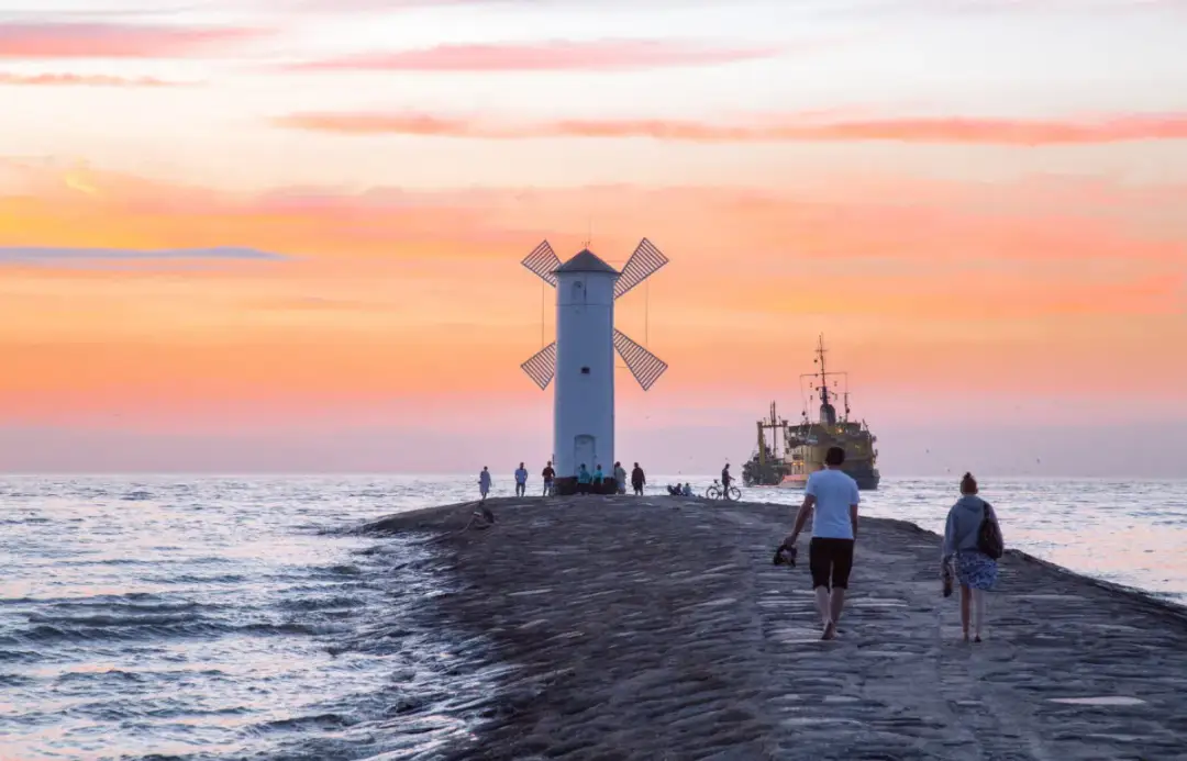 Kołobrzeg czy Świnoujście - które miejsce na wakacje wybrać?