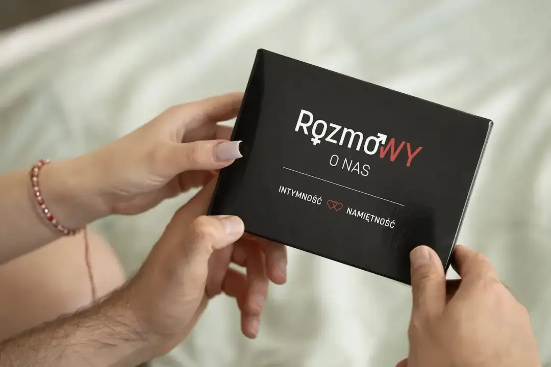 Pikantne rozmowy z dziewczyną: pomysły na głębszą intymność