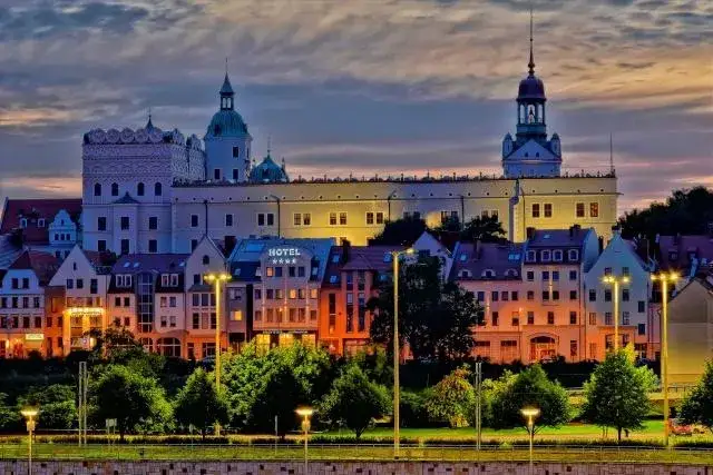 5 złotych zamek Książąt Pomorskich w Szczecinie - ciekawostki i wartość