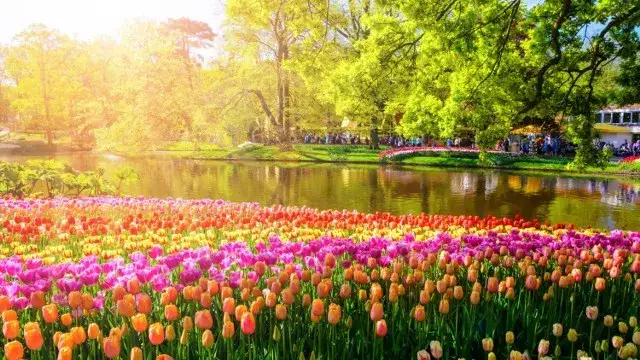 Gdzie można polecieć z Łodzi na majówkę? Odkryj najlepsze destynacje