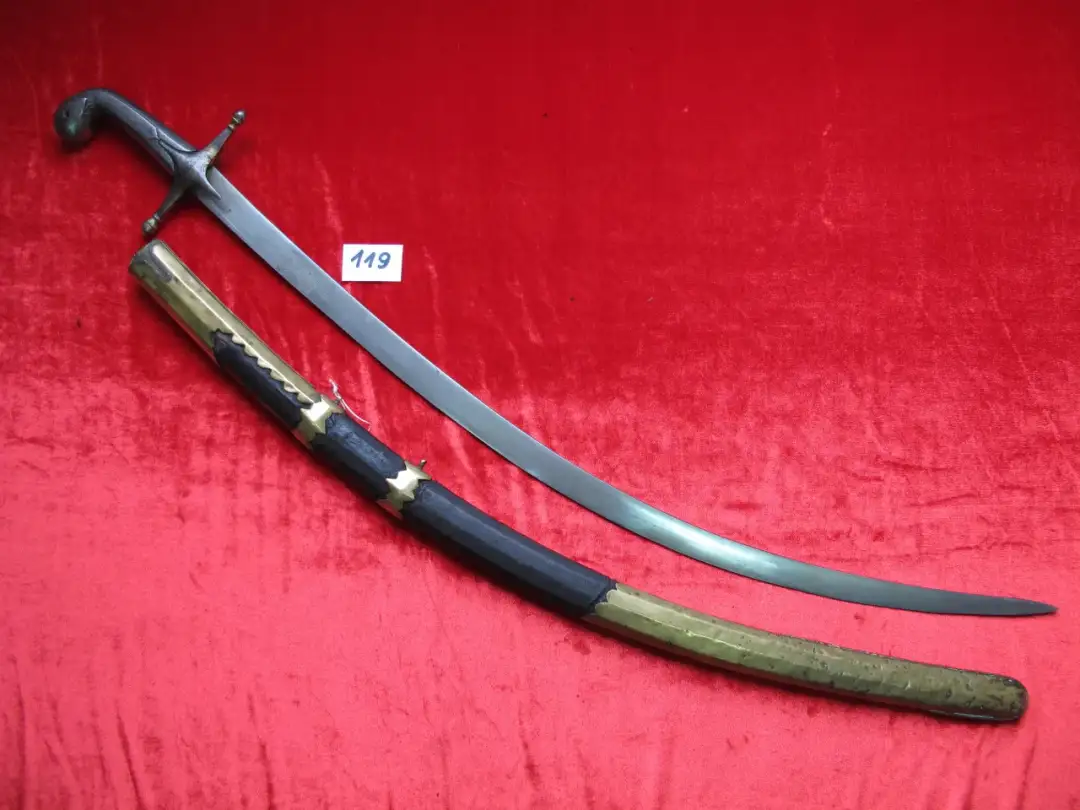 Turecka szabla: historia, użycie i krzyżówki związane z bronią