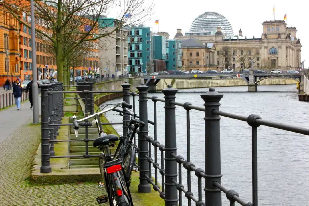 Nad jaką rzeką leży Berlin? Odkryj tajemnice Sprewy i Haweli