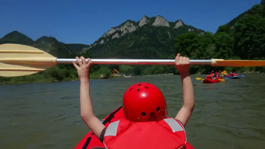 Spływy kajakowe kilkudniowe – najpiękniejsze trasy i przygotowania