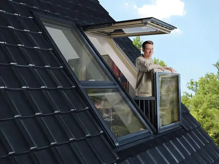 Okno dachowe z nawiewnikiem czy bez - co wybrać dla zdrowia i komfortu?
