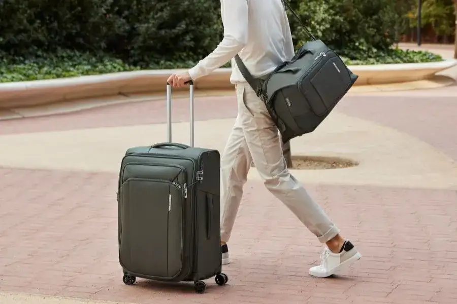 Jak zmierzyć walizkę do samolotu, aby uniknąć problemów z bagażem
