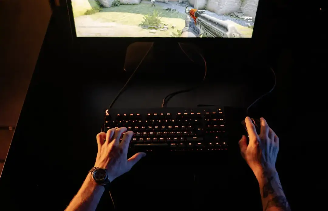 Nie tylko myszka i pad – pomysły na prezent, który naprawdę ucieszy gracza