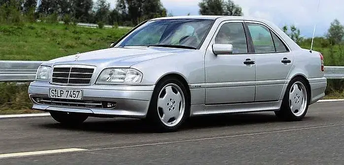 Ciekawostki o Mercedesie: 10 fascynujących faktów i innowacji