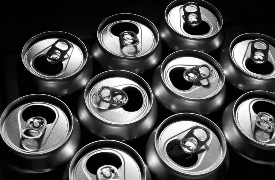Puszki po piwie gdzie wyrzucić? Oto ważne informacje o recyklingu