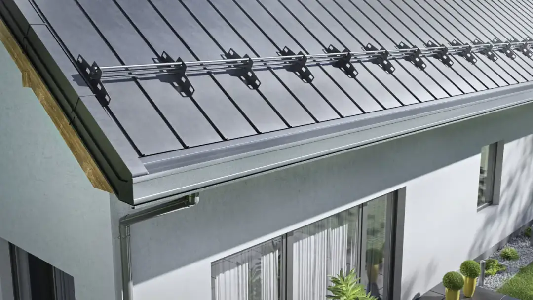 Rynny ukryte w elewacji: eleganckie rozwiązanie dla nowoczesnych domów