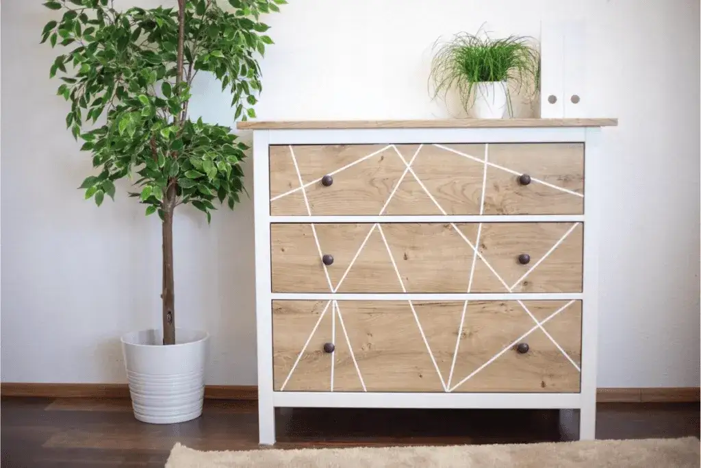 Czym okleić meble, aby szybko odmienić ich wygląd i zaoszczędzić?