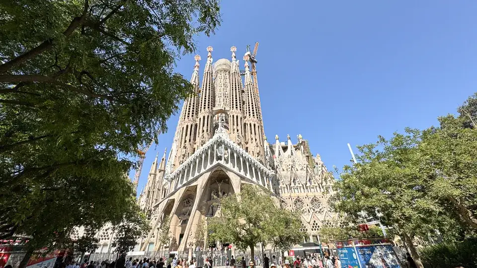 Nocleg w Barcelonie gdzie najlepiej: Odkryj ukryte skarby i porady