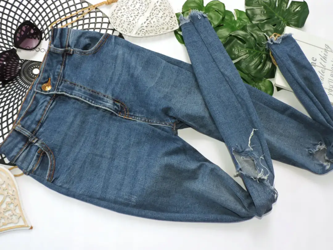 Spodnie z dziurami dla dziewczynek na Allegro - modne i tanie oferty